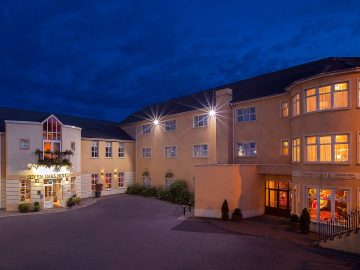 Seven Oaks Hotel
