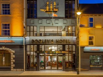 Dooleys Hotel