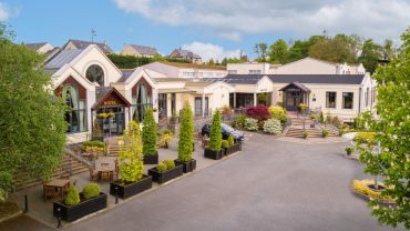 Four Seasons Hotel & Leisure Club