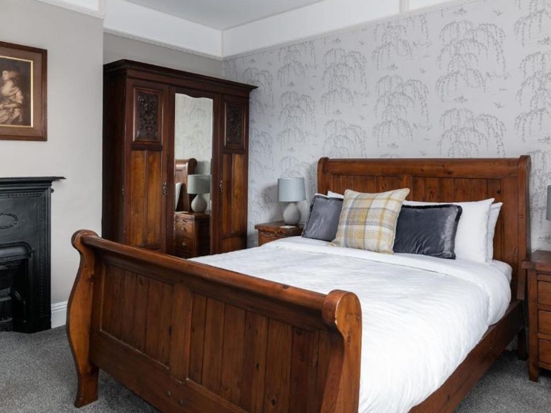 Riverdale House B&B – Deluxe King Room